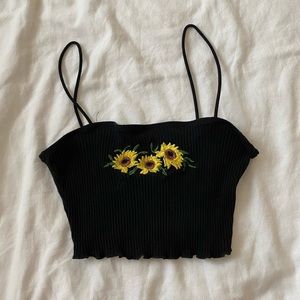 TINY CROPPED TANK WITH FLOWERS